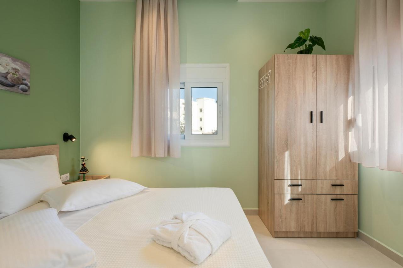 M City Apartments 100M From The Beach Hriszí Aktí Haniá Kültér fotó