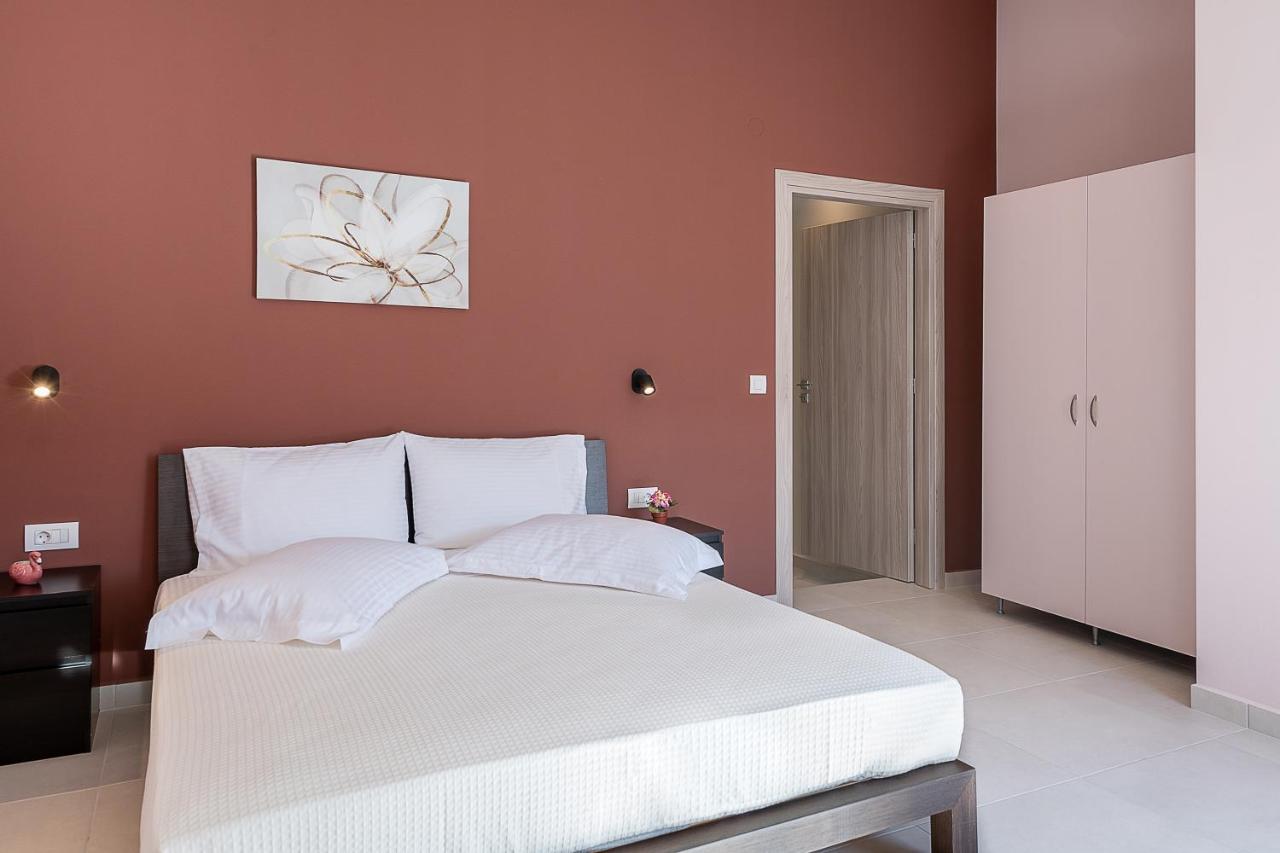M City Apartments 100M From The Beach Hriszí Aktí Haniá Kültér fotó