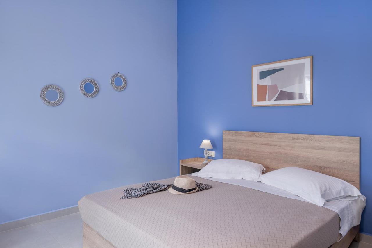 M City Apartments 100M From The Beach Hriszí Aktí Haniá Kültér fotó